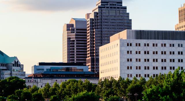 美国移民成首选是因为教育体制完善