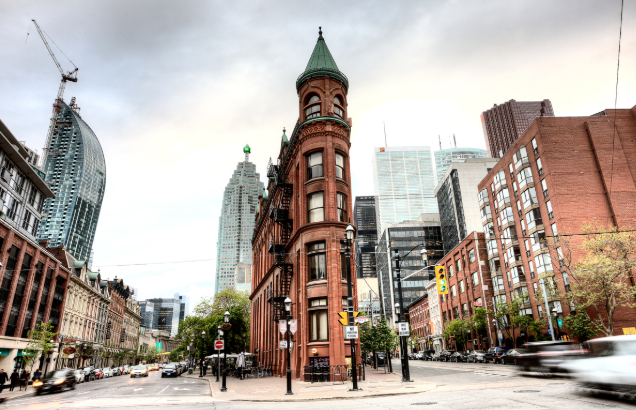 加拿大永居身份每5年需住满多久？