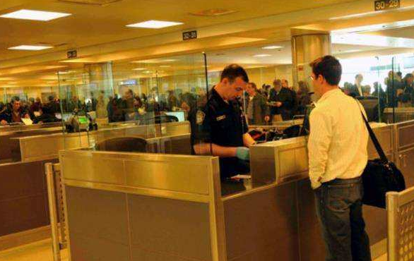 入境被关"小黑屋"?二次检查应对话术模板全攻略！